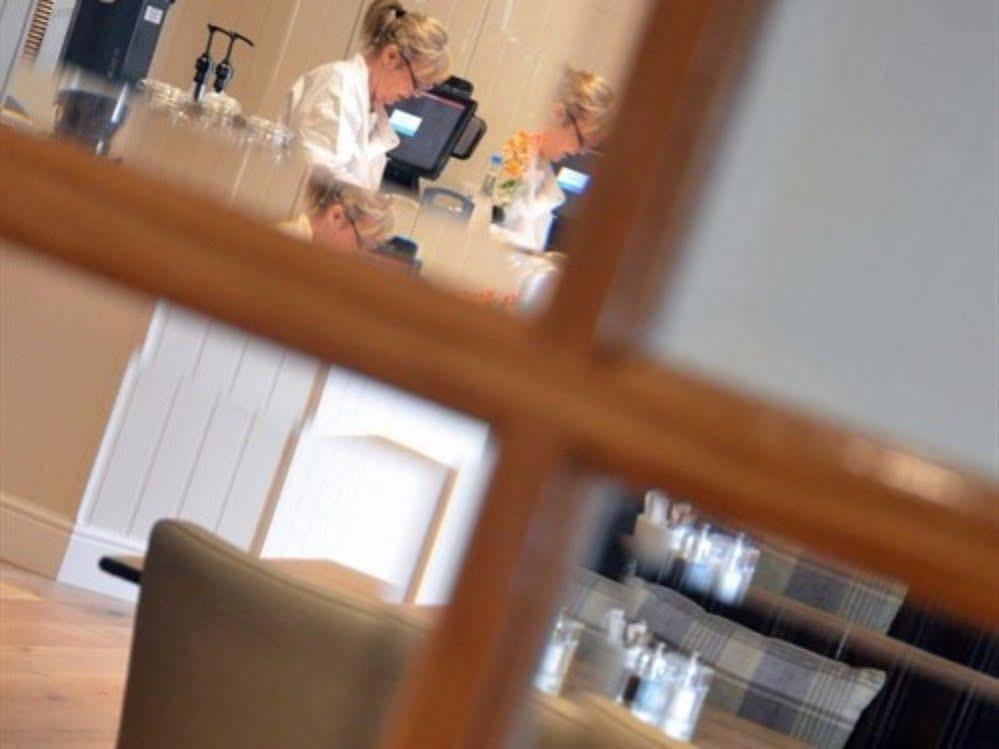 The Black Bull Inn Escrick Kültér fotó